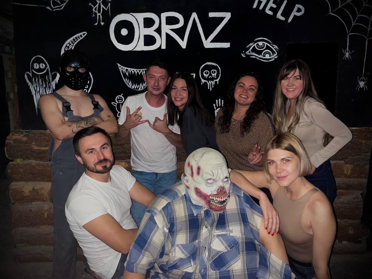 Пути эвакуации обозначены в квест-локации OBRAZwill Пенза — пожарная безопасность