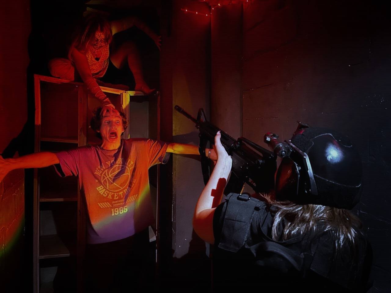 Новогодний квест D.A.R.K.N.E.T. OBRAZwill Пенза — компания друзей на каникулах