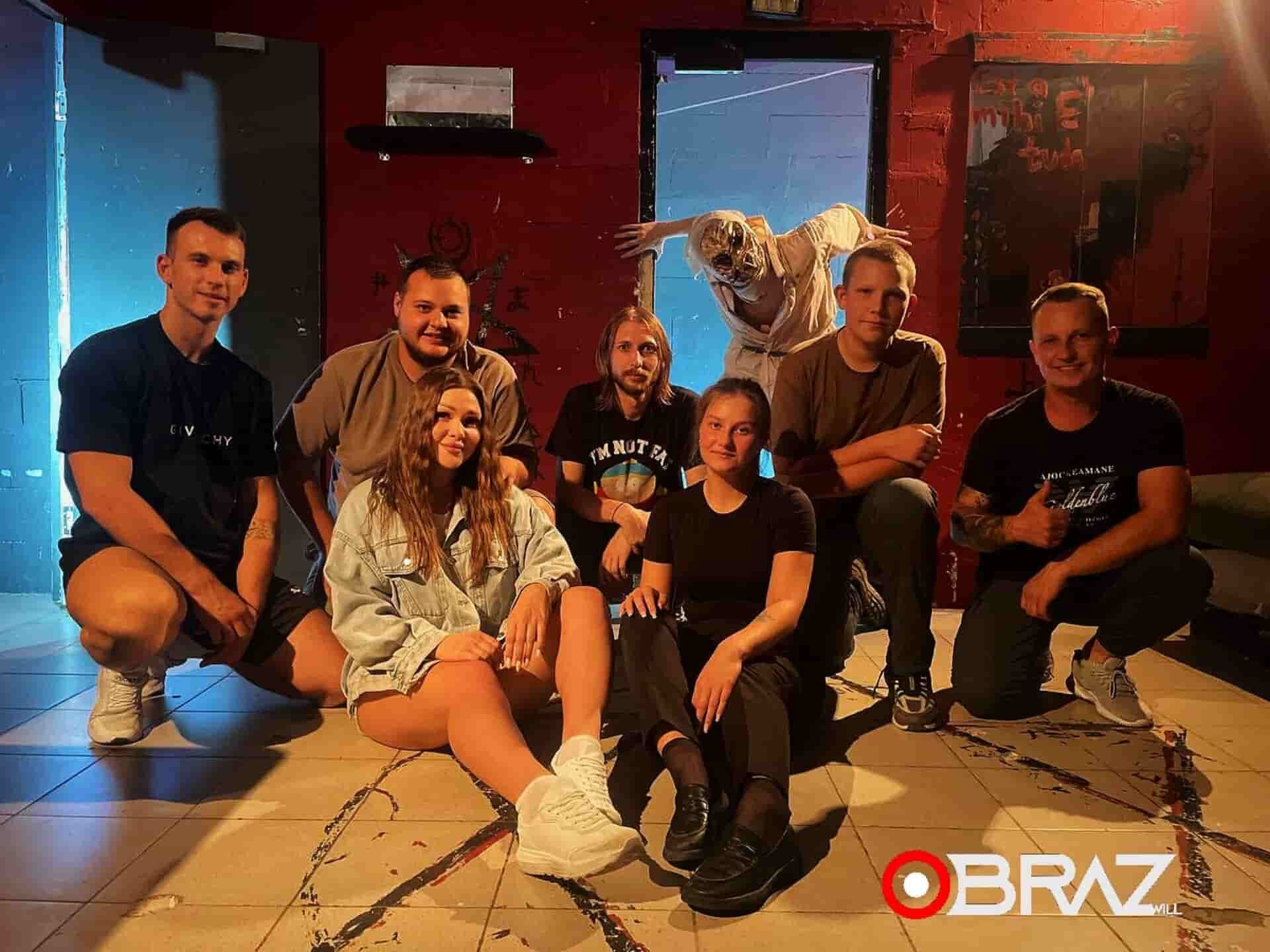 Корпоративный тимбилдинг — команда коллег на квесте Смертельный ужин OBRAZwill